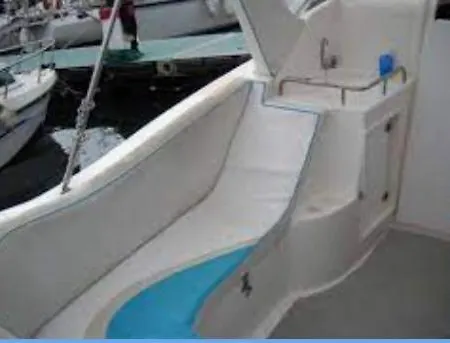 Bateau-hôtel Bateau -village Naturiste
